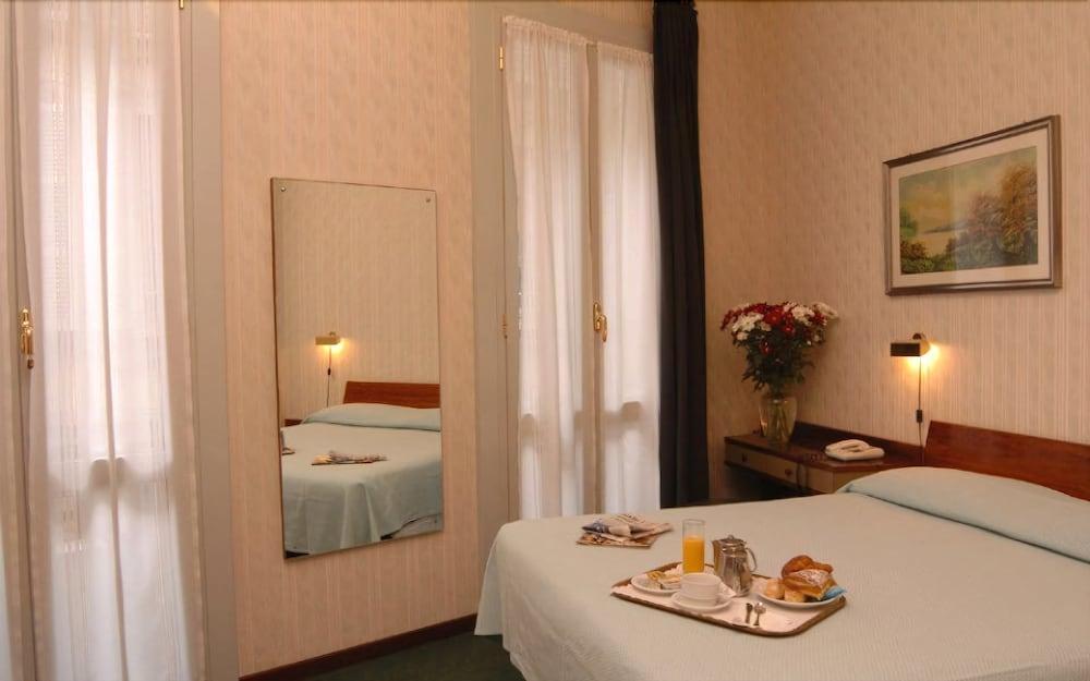 London Hotel Milan Exterior photo