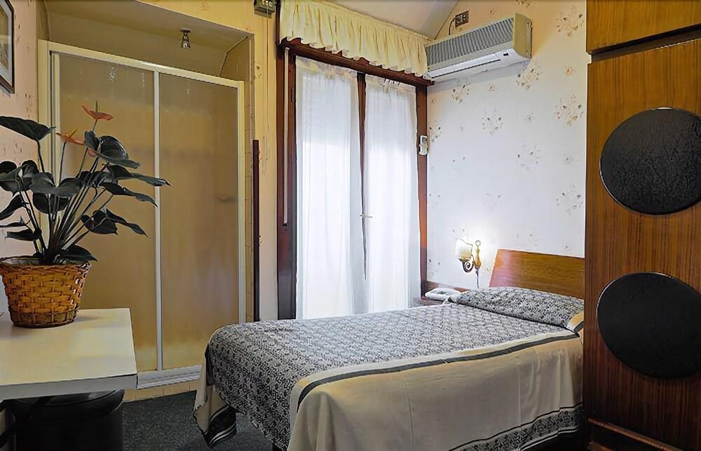 London Hotel Milan Exterior photo