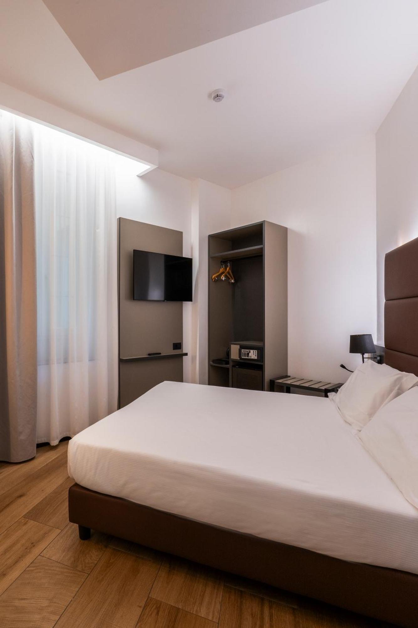 London Hotel Milan Exterior photo