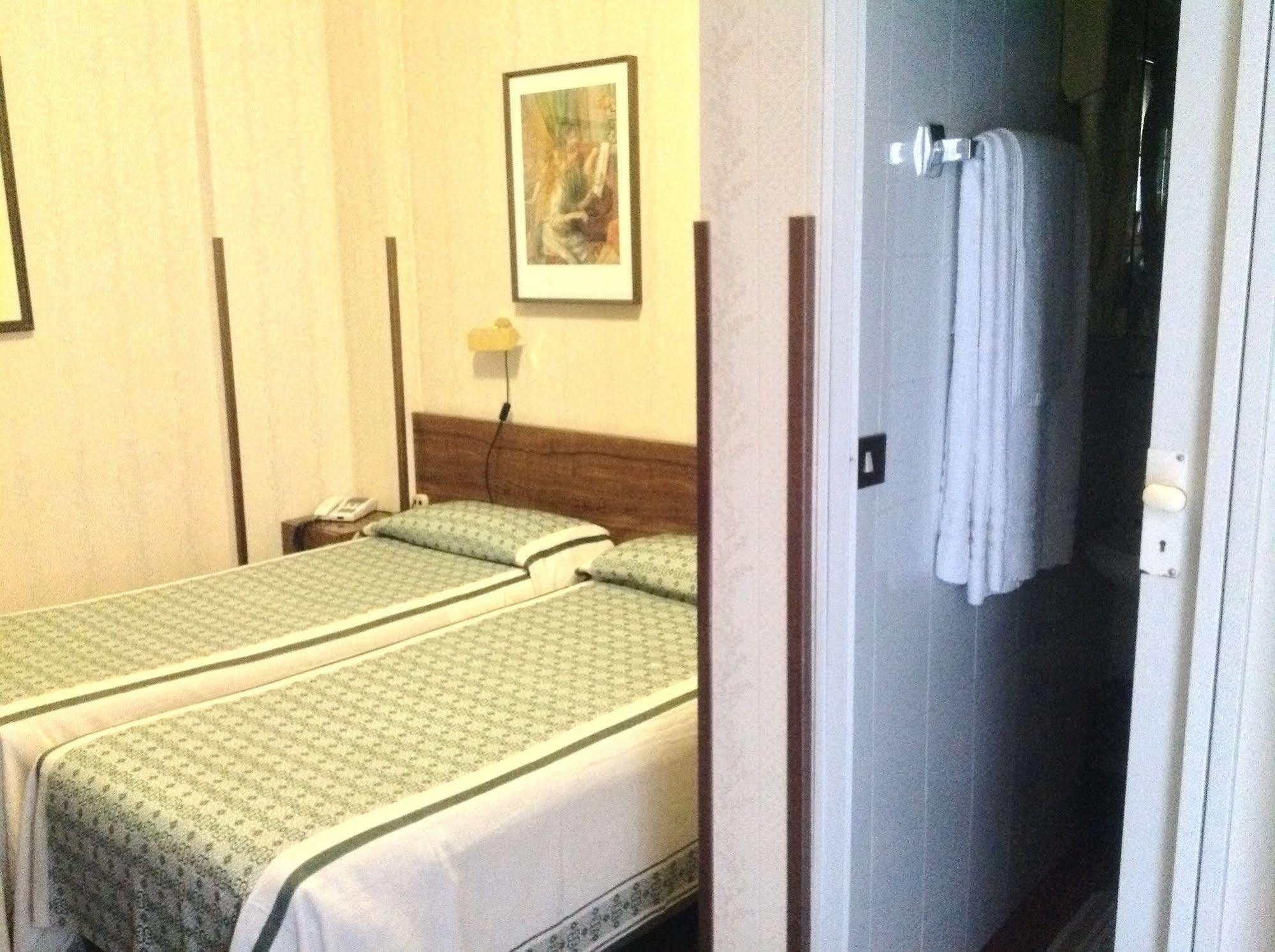 London Hotel Milan Exterior photo